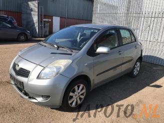 disassembly passenger cars Toyota Yaris Yaris II (P9), Hatchback, 2005 / 2014 1.3 16V VVT-i 2007/2