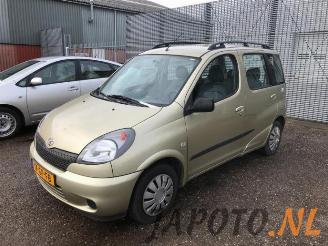 Vrakbiler auto Toyota Yaris-verso Yaris Verso (P2), MPV, 1999 / 2005 1.3 16V 2001/1