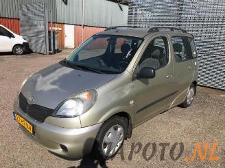 Vrakbiler auto Toyota Yaris-verso Yaris Verso (P2), MPV, 1999 / 2005 1.5 16V 2001/10