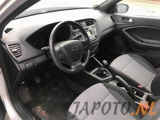 Hyundai I-20 i20 (GBB), Hatchback, 2014 1.0 T-GDI 100 12V picture 10