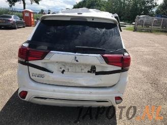 Mitsubishi Outlander Outlander (GF/GG), SUV, 2012 2.4 16V PHEV 4x4 picture 9