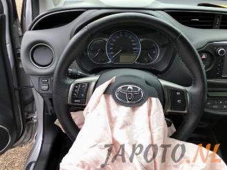 Toyota Yaris Yaris III (P13), Hatchback, 2010 / 2020 1.5 16V Hybrid picture 12