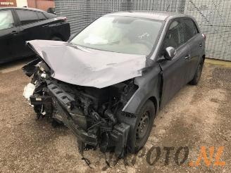 krockskadad bil auto Hyundai I-20 i20 (GBB), Hatchback, 2014 / 2020 1.4 CRDi 16V 2015/11