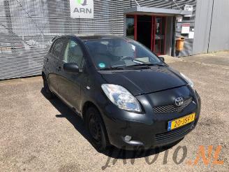 Toyota Yaris Yaris II (P9), Hatchback, 2005 / 2014 1.33 16V Dual VVT-I picture 2