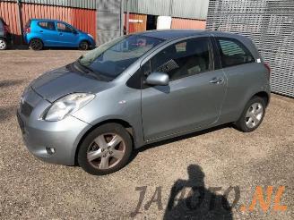 Uttjänta bilar auto Toyota Yaris Yaris II (P9), Hatchback, 2005 / 2014 1.3 16V VVT-i 2007/4