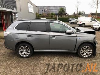 Mitsubishi Outlander Outlander (GF/GG), SUV, 2012 / 2022 2.0 16V PHEV 4x4 picture 6