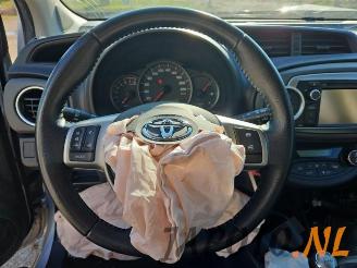 Toyota Yaris Yaris III (P13), Hatchback, 2010 / 2020 1.0 12V VVT-i picture 11