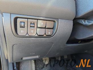 Kia Rio Rio III (UB), Hatchback, 2011 / 2017 1.2 CVVT 16V picture 13