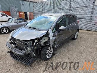 krockskadad bil auto Nissan Note Note (E12), MPV, 2012 1.2 68 2015/6