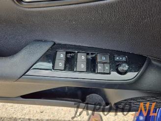 Toyota Prius Prius (ZVW5), Hatchback, 2015 / 2022 1.8 16V Hybrid picture 13