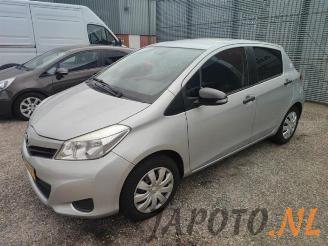 demontáž osobní automobily Toyota Yaris Yaris III (P13), Hatchback, 2010 / 2020 1.0 12V VVT-i 2012/3