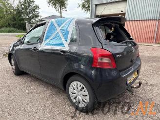 Toyota Yaris Yaris II (P9), Hatchback, 2005 / 2014 1.3 16V VVT-i picture 3