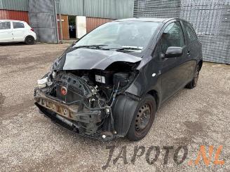 Salvage car Toyota Yaris Yaris II (P9), Hatchback, 2005 / 2014 1.3 16V VVT-i 2006/9