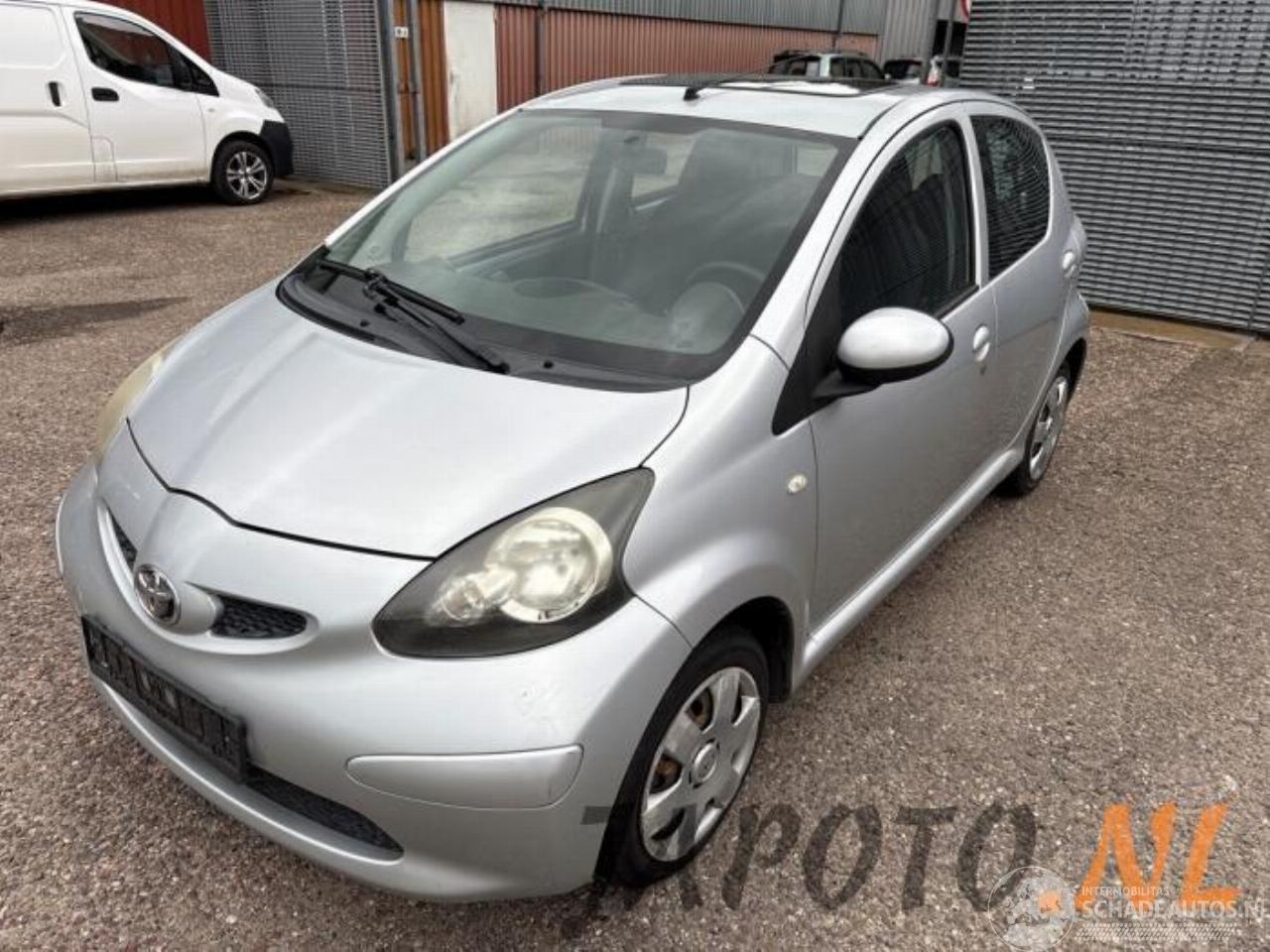 Toyota Aygo Aygo (B10), Hatchback, 2005 / 2014 1.0 12V VVT-i