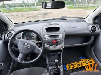 Toyota Aygo Aygo (B10), Hatchback, 2005 / 2014 1.0 12V VVT-i picture 9