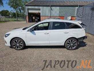 Hyundai I-30 i30 Wagon (PDEF5), Combi, 2017 1.4 T-GDI 16V picture 2
