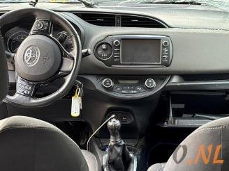 Toyota Yaris Yaris III (P13), Hatchback, 2010 / 2020 1.0 12V VVT-i picture 10