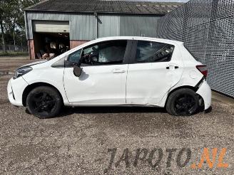 Toyota Yaris Yaris III (P13), Hatchback, 2010 / 2020 1.0 12V VVT-i picture 2