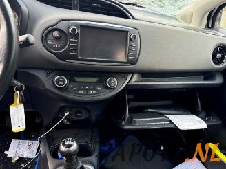 Toyota Yaris Yaris III (P13), Hatchback, 2010 / 2020 1.0 12V VVT-i picture 13