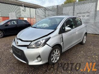 Salvage car Toyota Yaris Yaris III (P13), Hatchback, 2010 / 2020 1.5 16V Hybrid 2013/1