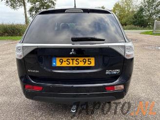 Mitsubishi Outlander Outlander (GF/GG), SUV, 2012 / 2022 2.0 16V PHEV 4x4 picture 4