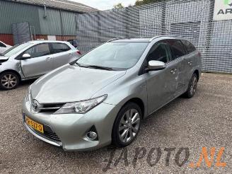Coche siniestrado Toyota Auris Auris Touring Sports (E18), Combi, 2013 / 2018 1.8 16V Hybrid 2014/11