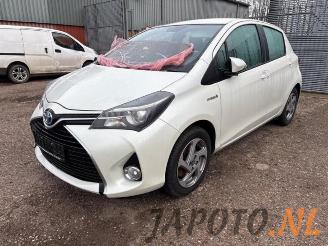 Salvage car Toyota Yaris Yaris III (P13), Hatchback, 2010 / 2020 1.5 16V Hybrid 2014