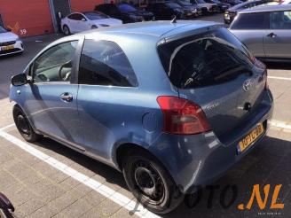 Toyota Yaris Yaris II (P9), Hatchback, 2005 / 2014 1.0 12V VVT-i picture 2