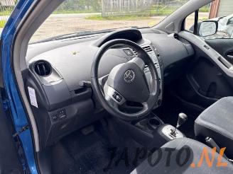 Toyota Yaris Yaris II (P9), Hatchback, 2005 / 2014 1.3 16V VVT-i picture 9