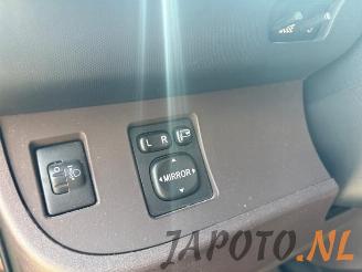 Toyota iQ iQ, Hatchback 3-drs, 2009 / 2015 1.0 12V VVT-i picture 25