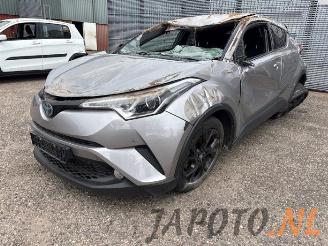 Coche siniestrado Toyota C-HR C-HR (X1,X5), SUV, 2016 1.8 16V Hybrid 2018/10
