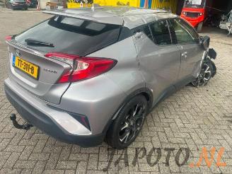 Toyota C-HR C-HR (X1,X5), SUV, 2016 1.8 16V Hybrid picture 4