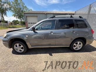 Mitsubishi Outlander Outlander (CU), SUV, 2001 / 2007 2.0 16V 4x2 picture 2