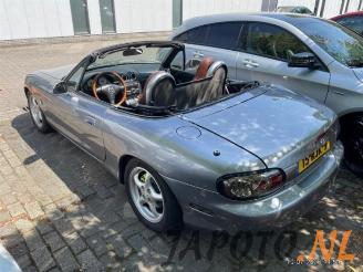 Mazda MX-5 MX-5 (NB18/35/8C), Cabrio, 1998 / 2005 1.6i 16V picture 3