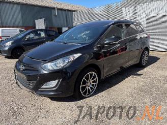 Salvage car Hyundai I-30 i30 Wagon (GDHF5), Combi, 2012 1.6 GDI Blue 16V 2012/12
