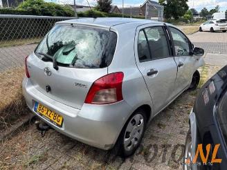 Toyota Yaris Yaris II (P9), Hatchback, 2005 / 2014 1.3 16V VVT-i picture 2