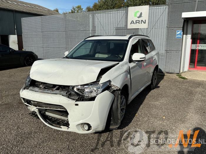 Mitsubishi Outlander Outlander (GF/GG), SUV, 2012 / 2022 2.0 16V PHEV 4x4