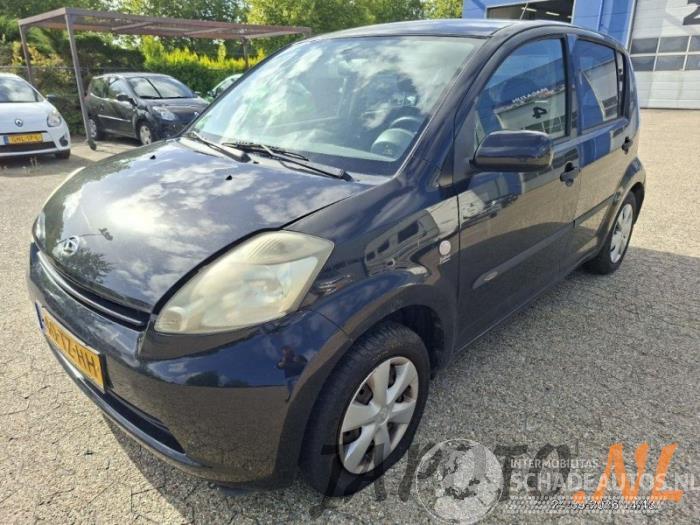 Daihatsu Sirion Sirion 2 (M3), Hatchback, 2005 1.0 12V DVVT