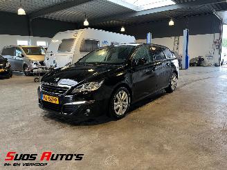 Schadeauto Peugeot 308 1.6 BlueHDI Blue Lease Executive 2015/12