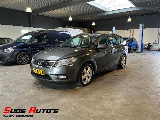 Damaged car Kia Cee d 1.4 CVVT Navigator Plus Pack NL NAP! 2011/9