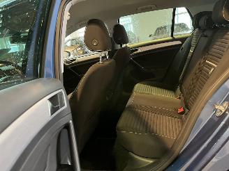 Volkswagen Golf 1.6 TDI Trendline picture 12