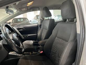 Toyota Auris 1.8 Hybrid Aspiration picture 15