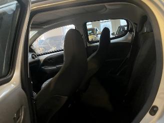 Peugeot 108 1.0 e-VTi Collection TOP! picture 14