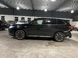 Mitsubishi Outlander 2.0 PHEV instyle NL NAP! picture 2