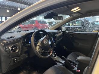 Toyota Auris Touring Sports 1.8 Hybrid picture 12