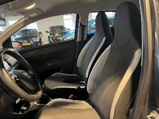 Toyota Aygo 1.0 VVT-i x-play NAP! picture 15