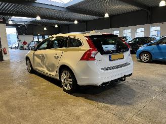 Volvo V-60 2.4 D5 Twin Engine Special Edition picture 3