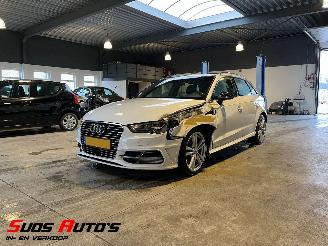 Coche accidentado Audi A3 1.4 e-tron PHEV Ambition Pro Line plus 2015/12