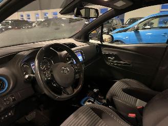 Toyota Yaris 1.5 Hybrid 59.000 KM! picture 18