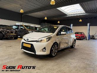 skadebil auto Toyota Yaris 1.5 Full Hybrid Dynamic 105.000 NAP! 2013/7